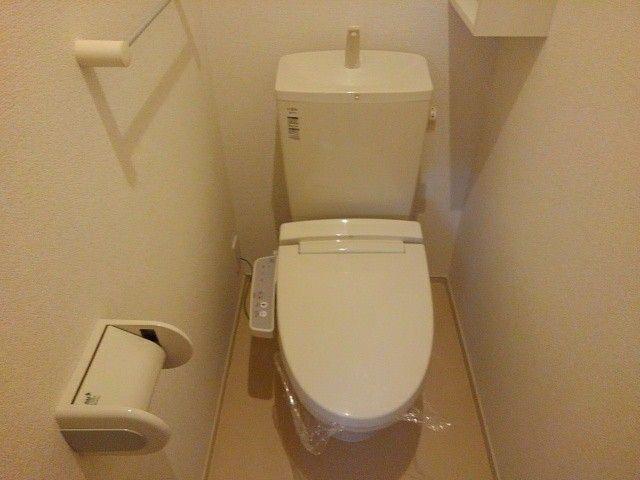 山陽電鉄網干線 広畑駅 徒歩9分 2階建 築12年のトイレ写真