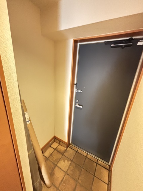 玄関　★同建物別号室の参考写真です★
