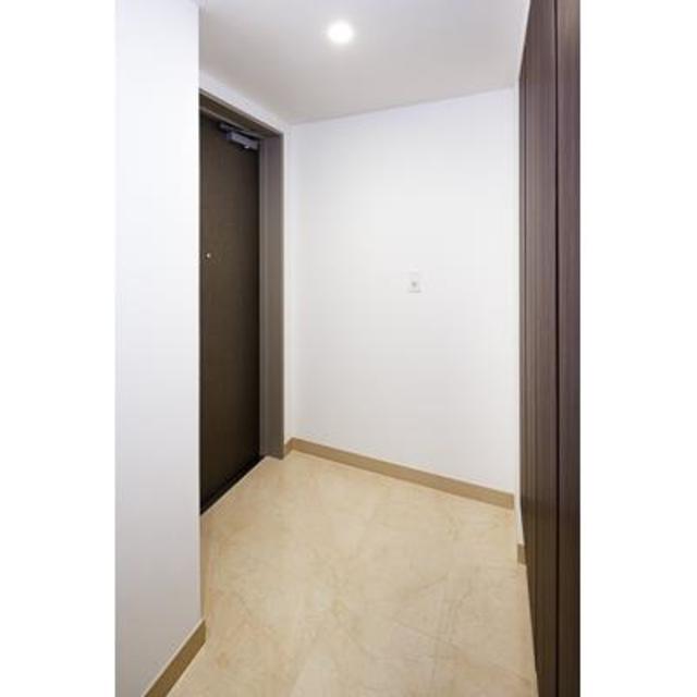 玄関　※写真は同タイプ住戸です。