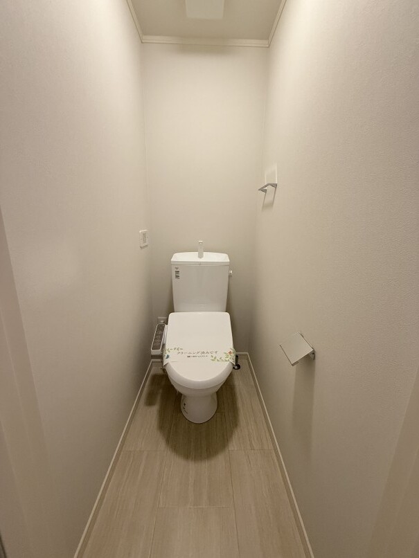 東急大井町線 等々力駅 徒歩2分 3階建 築2年のトイレ写真