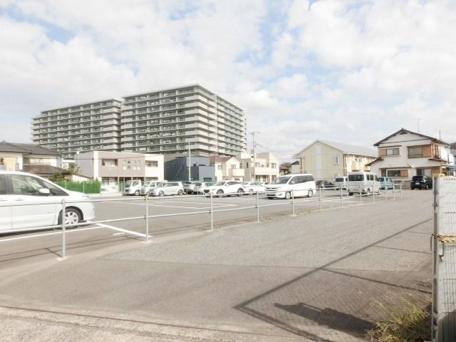 駐車場　近隣にいくつか駐車場ございます