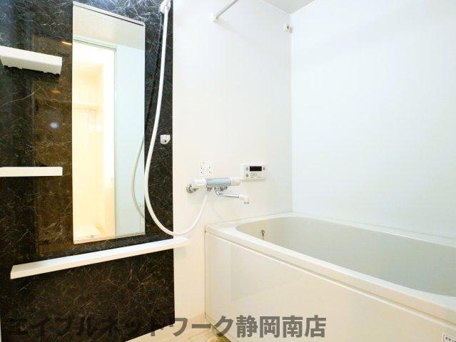バス・シャワールーム　日々の疲れを癒すお風呂付です