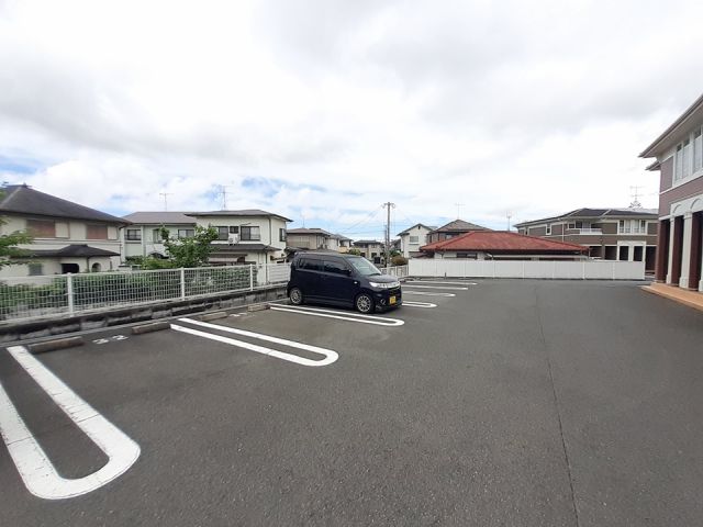 【グリーンヒルズ旭Ｄの駐車場】