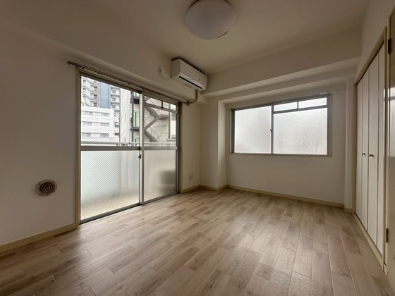 居室・リビング　※別号室の写真です