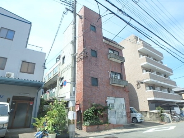 京都市山科区大宅桟敷のマンションの建物外観