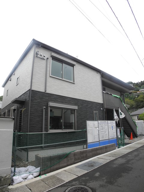 長崎市鳴滝のアパートの建物外観