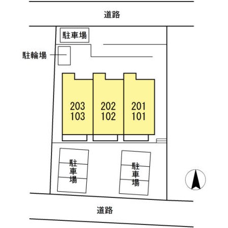 【しあわせ夢ハウスの駐車場】