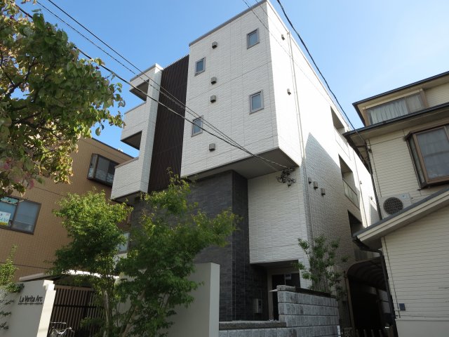 江戸川区上篠崎のマンションの建物外観