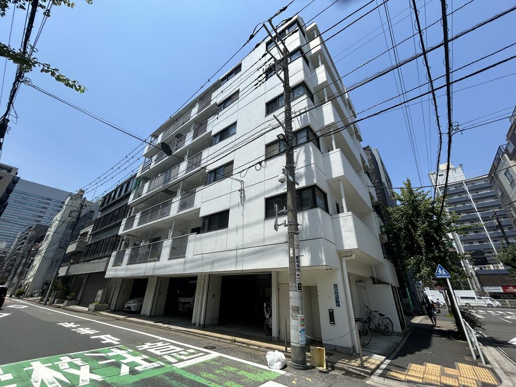 山治第二マンションの建物外観