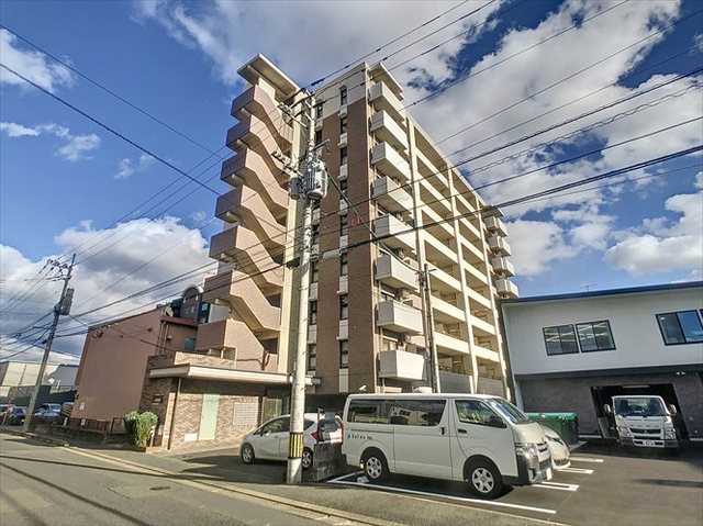 【グラシオッソグランデ空港東の建物外観】