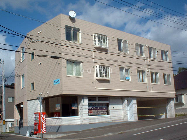 サンコーポ長橋の建物外観