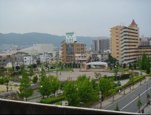 【大東市大野のマンションの公園】