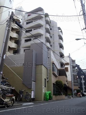 江東区深川のマンションの建物外観