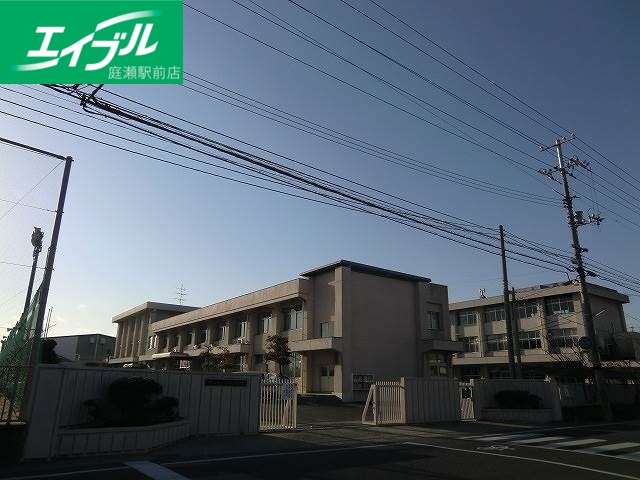 中学校　岡山市立御南中学校（中学校）まで507m