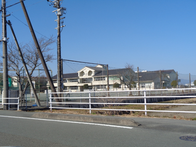 小学校　松阪市立米ノ庄小学校（小学校）まで1258m