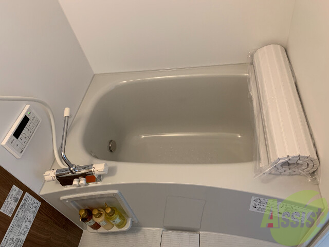 バス・シャワールーム　追い焚き機能付きですのでいつでも温かいお風呂に入れます。