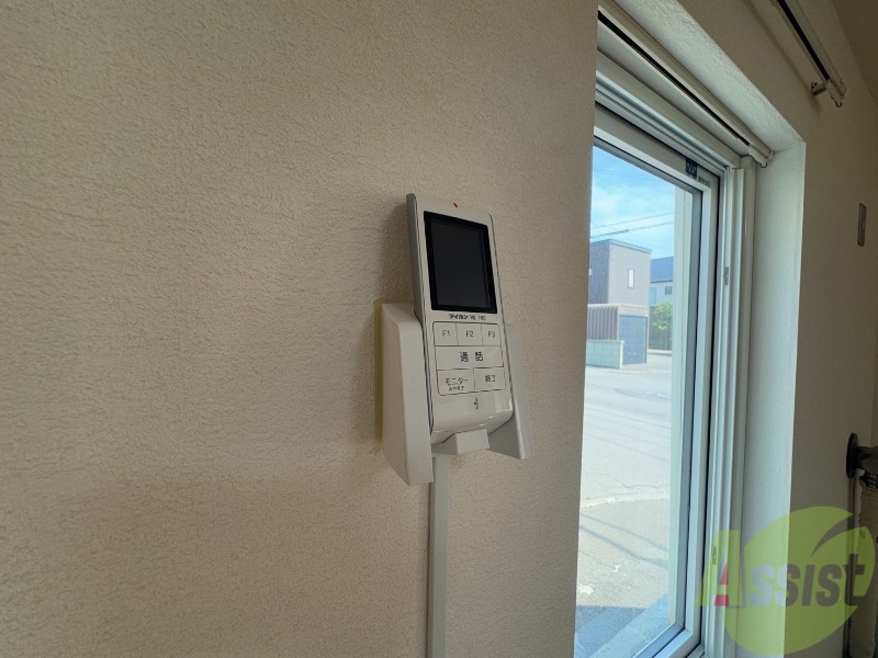 セキュリティ　ＴＶモニター付インターホンです。来客者の顔が見えるので安心！