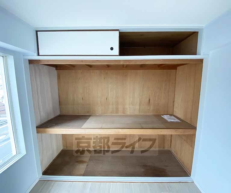 収納　布団や雑貨などが収納できます。