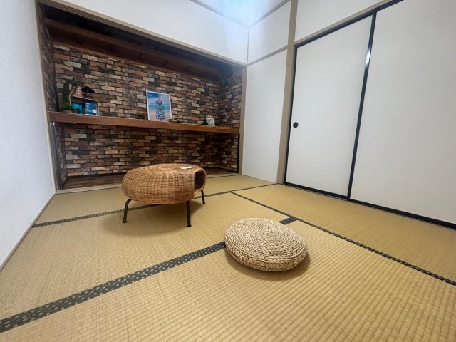 収納　唯一の和室落ち着きますね！収納でもワークスペースでも吉