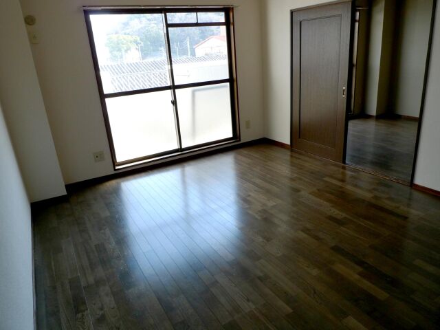 居室・リビング　※同タイプ部屋の写真です。