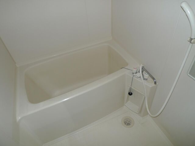 バス・シャワールーム　※同タイプ部屋の写真です。