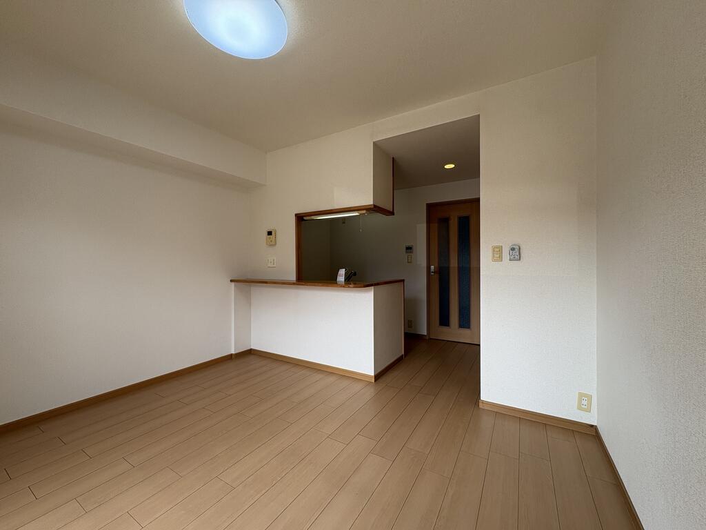 居室・リビング　※同物件別部屋の参考写真・現況優先