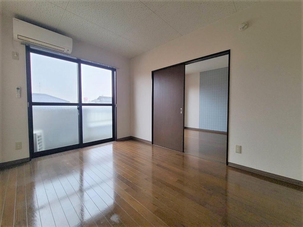 その他　洋室は6帖です。