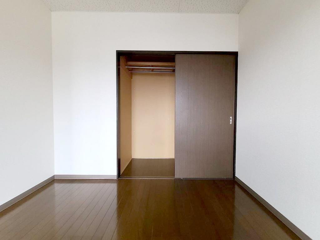 その他　クローゼットは奥行＆幅があり大容量収納できます！