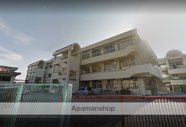 中学校　宮浦中学校（中学校）まで828m