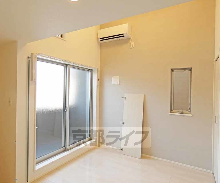 居室・リビング　広々としたロフト付きの部屋です！