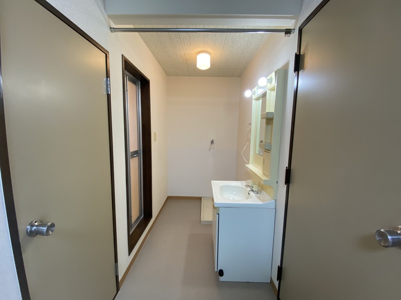 洗面設備　洗面室