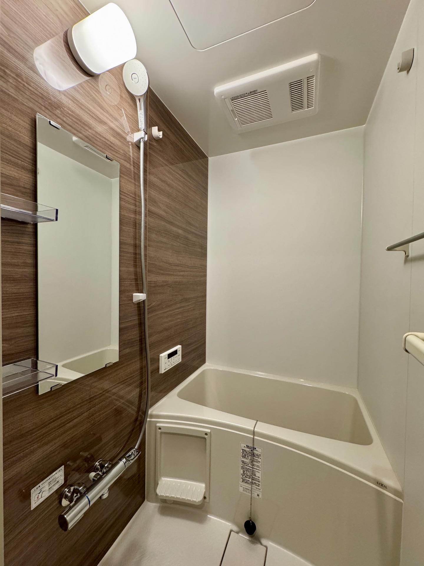 バス・シャワールーム　浴室乾燥完備！！