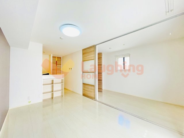 居室・リビング　※反転タイプのお部屋になります。