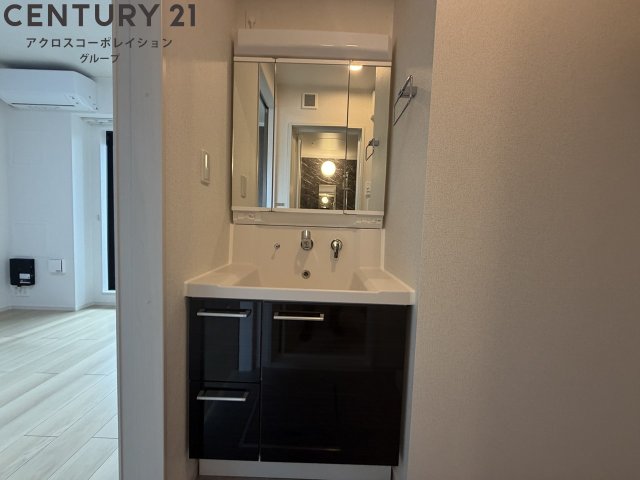 洗面設備　コンパクトで使いやすい洗面所