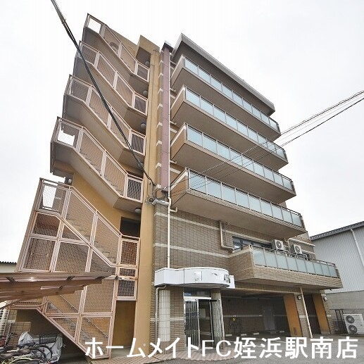 建物外観　★都市高速インターそばで交通アクセス良好♪★