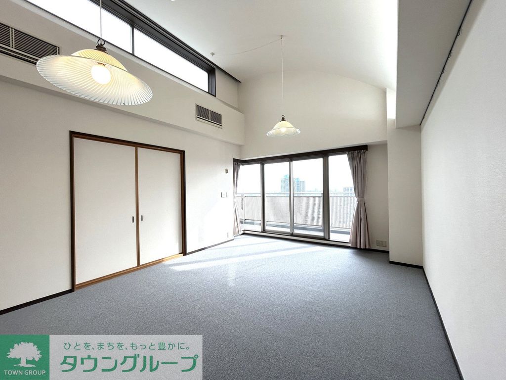 居室・リビング　ビルトインエアコン２台付き