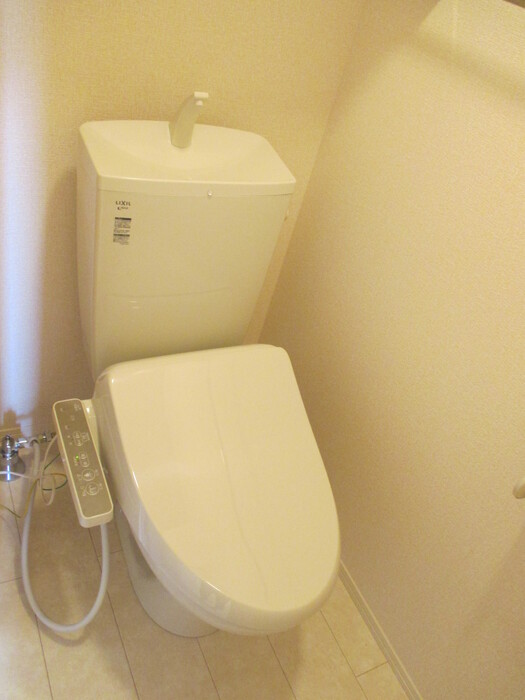 トイレ　温水洗浄暖房便座