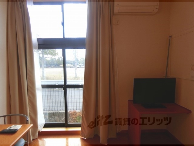 レオパレスヲビレ436の居間写真