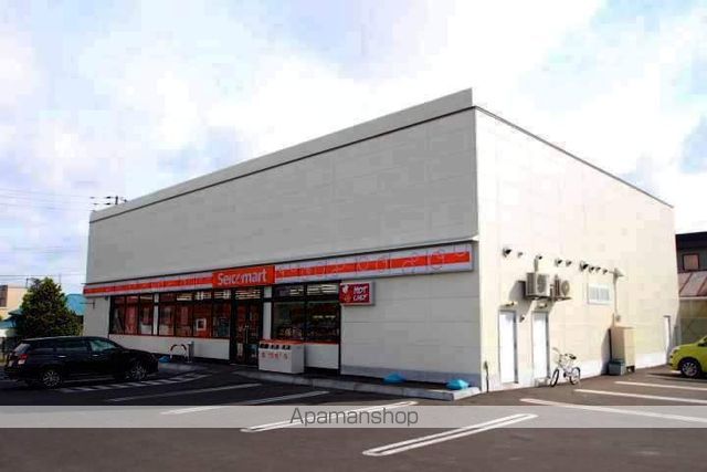 コンビニ　セイコーマート（コンビニ）まで675m