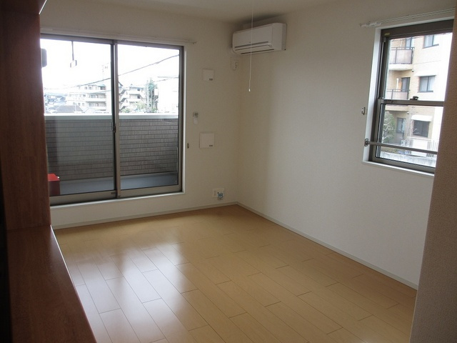 居室・リビング　エアコン付きで初期費用を抑えられます☆