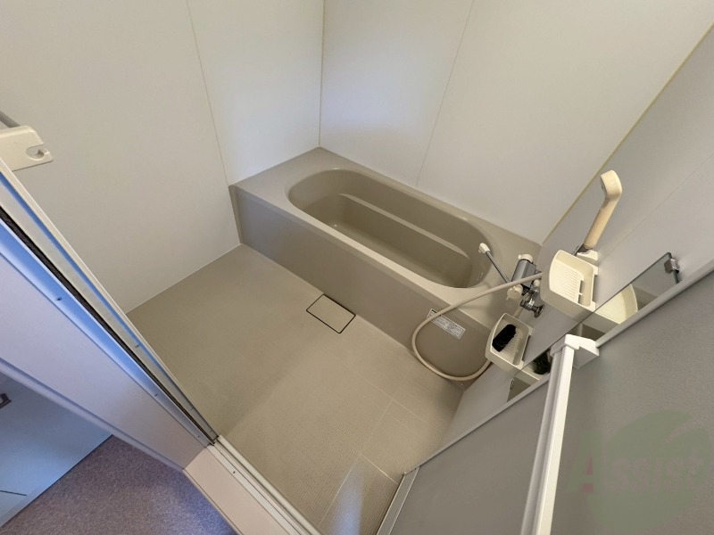 バス・シャワールーム　お風呂になります。一日の疲れを癒してくださいね。