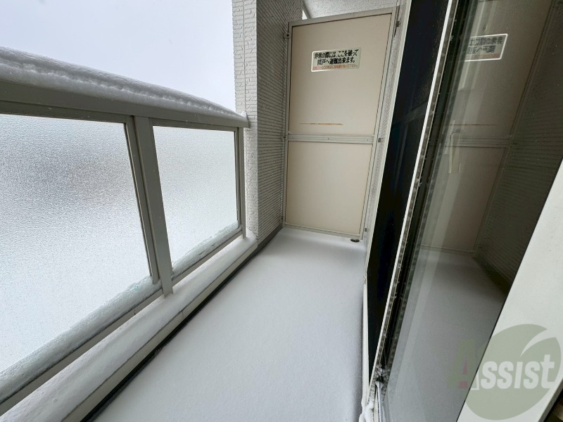 バルコニー　バルコニーです。洗濯物を干したり一息ついたりできますね！