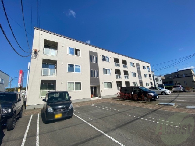 建物外観　札幌市北区屯田「ロイヤルビレッジ」