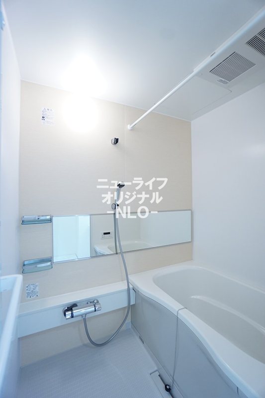 バス・シャワールーム　追い焚き給湯、デザイン性にも優れたバスルーム☆