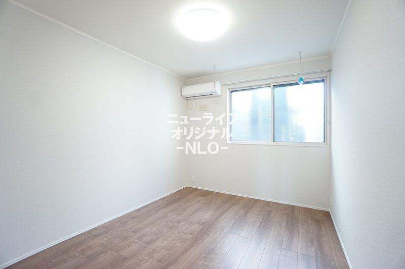 その他部屋・スペース　6.3帖洋室　雨の日のお洗濯に役立つ室内物干し付き☆