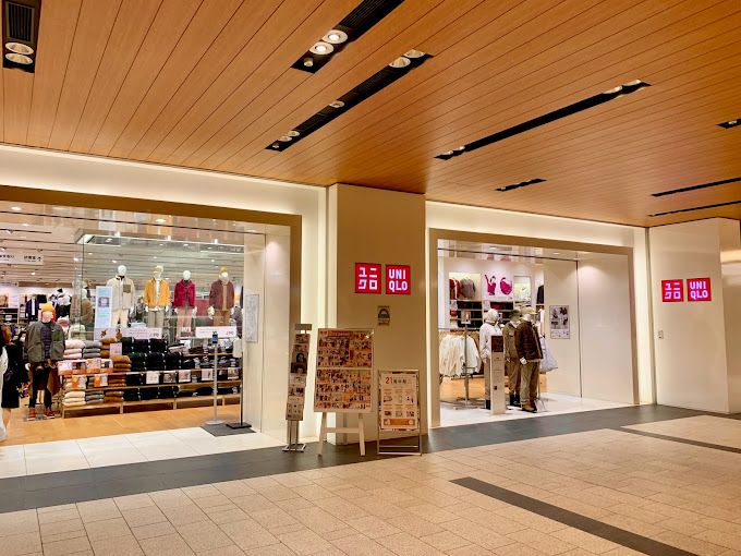 ショッピングセンター　ユニクロ 東京ミッドタウン店（ショッピングセンター）まで353m