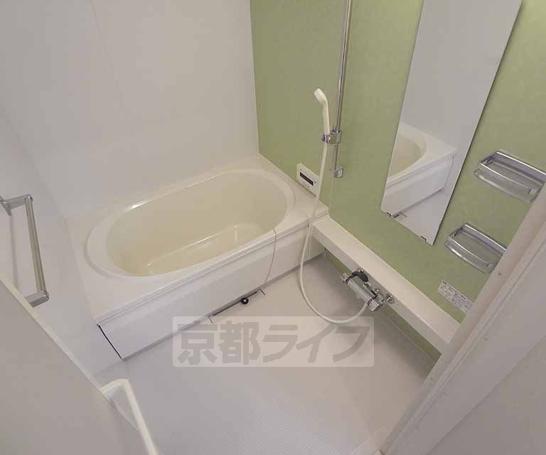 バス・シャワールーム　追い炊き機能付きの広々としたお風呂です！