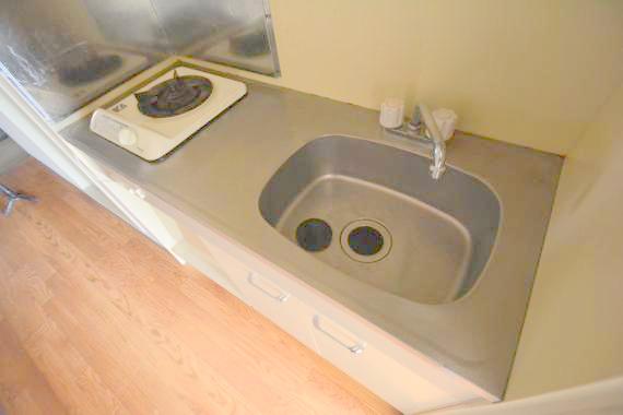 キッチン　スッキリとしたシンプルキッチン。