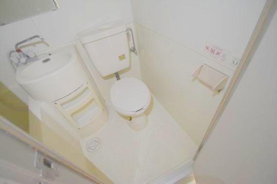 トイレ　清潔感のあるトイレは、誰もがリラックスできる空間です。