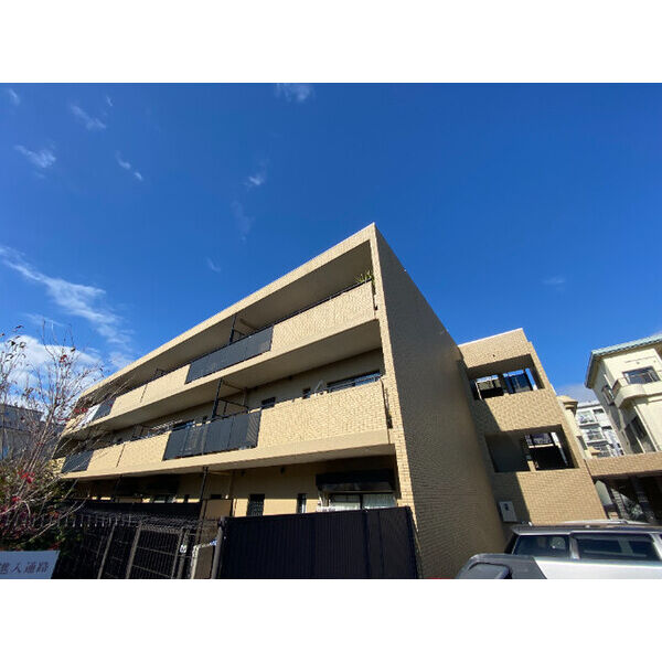 建物外観　安心のオートロック付き♪